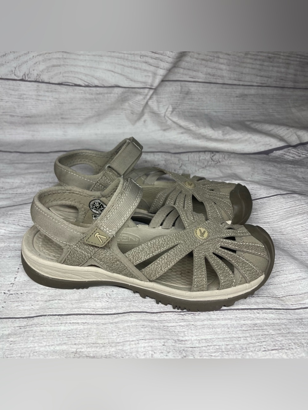 KEEN Women’s 6.5 Rose Brown Sandals